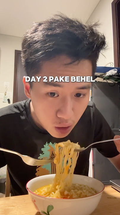 Day 2 pake behel, coba makan mie😅