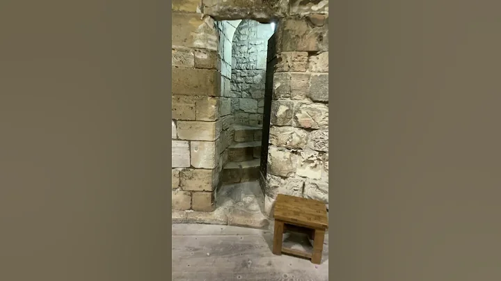 1000 year old castle toilet !! - DayDayNews