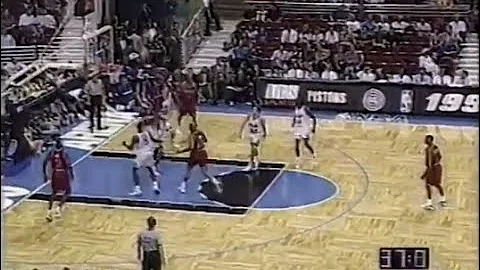 Michael Curry's Head Nears Rim Level on Poster Dun...