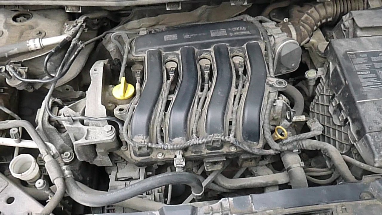 Рено стучит двигатель. Рено Меган 3 2010г двигатель. Двигатель Рено Флюенс 1.6. Рено Меган 2 седан двигатель 1.6. Рено Флюенс 2.0 двигатель.