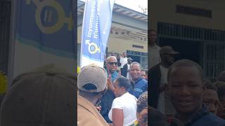 Cyakoze hit ninziza reba ukuntu abantu bashaka kwifotoreza kuri MURANGIRA B Thierry umukuru wa RIB