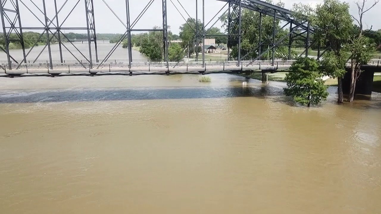Waco tx bridge flooding (drone flight) - YouTube