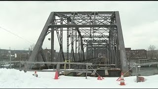 Mass DOT seeks new contractor for Willimansett Bridge