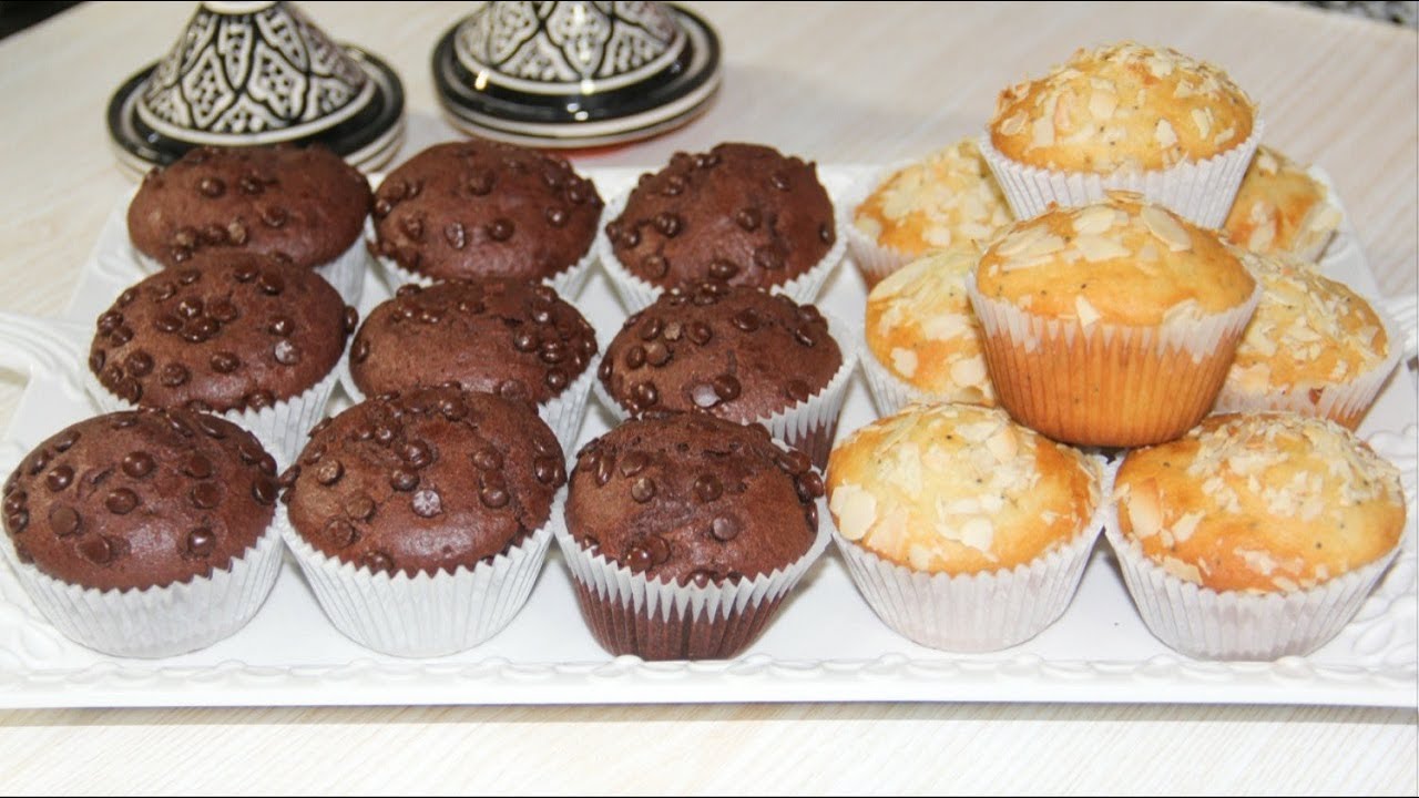 كاب كيك ناااجح مئة في المئة هش ورطب غير ب 2بيضات وكيخرج كمية كثيرة👌