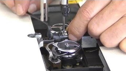 LH-3528S Right and left feed dog positions