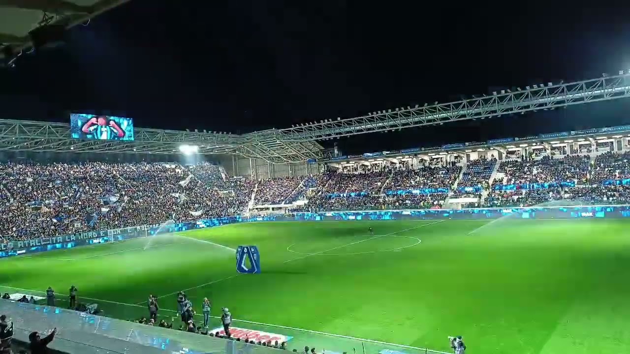 Giochi di luce al Gewiss Stadium prima di Atalanta-Verona - PrimaBergamo