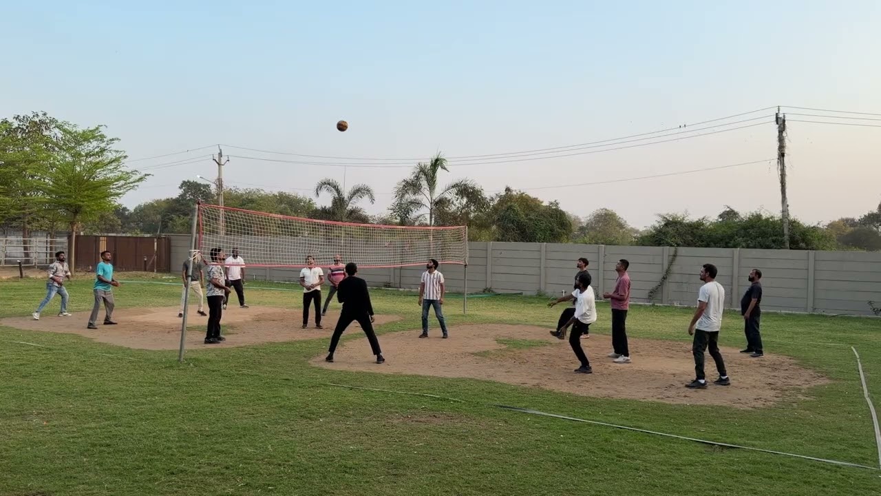 Volleyball playing ￼