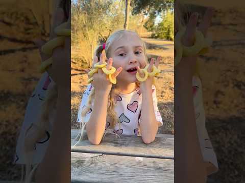 Как моя семья ест снэки кольца😋🤪😂 #funny #fastpolina