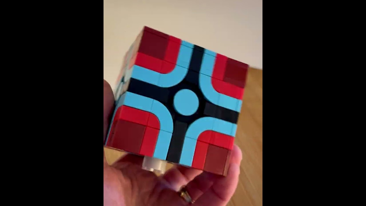 Signature Cube, by Zachary Steinman