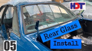 VK COMMODORE BROCK TRIBUTE: Back glass reinstallation