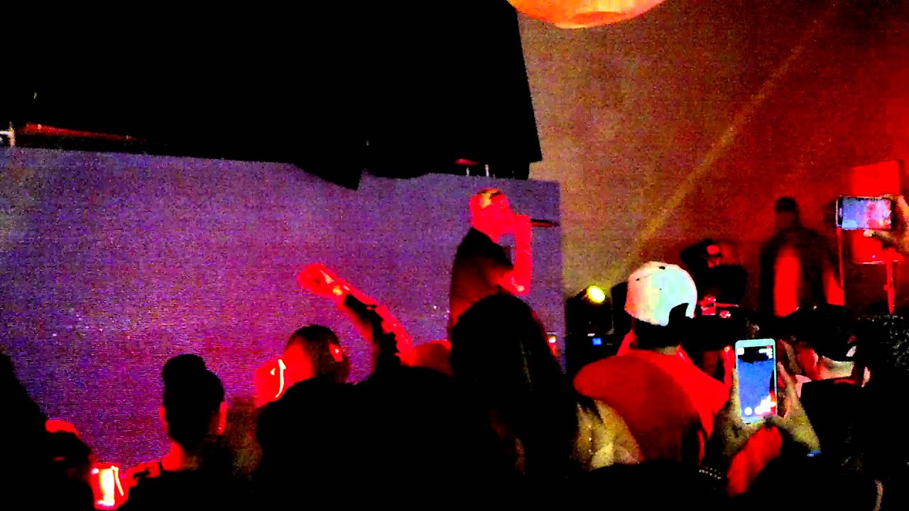 Chapi Chapi - Farruko Live In Denver Los Menores Tour 2015 - YouTube