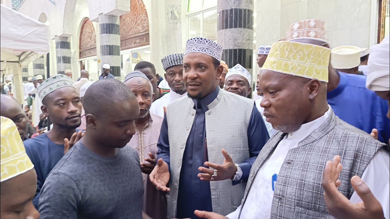 SHUHUDIA JOPO LA MASHEKH 20 WA TZ LAMSILIMISHA KIJANA JIONI HII MASJID MTORO CHINI YA SHEKH ABBAS