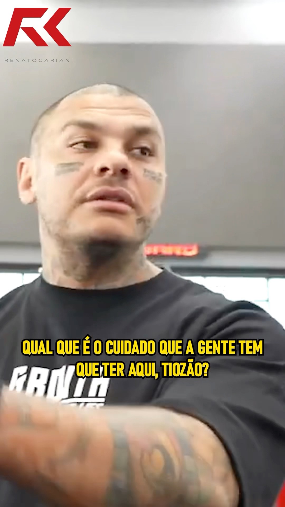 TÉCNICA DO CARIANI OU EXECUÇÃO DO TOGURO? ? #renatocariani #toguro #brino #treino #musculação #meme