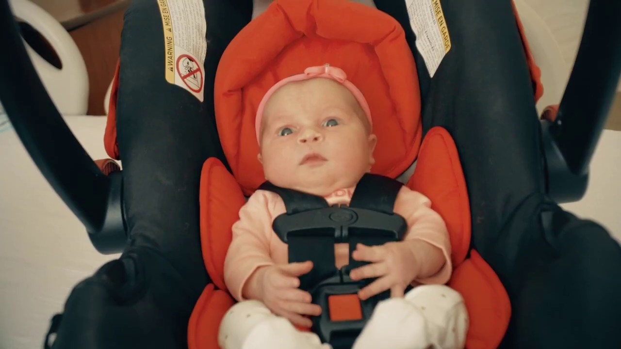 How to Put a Baby Into a Car Seat Properly