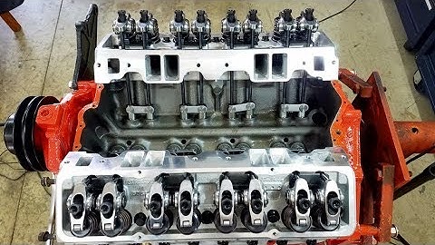 Motorbouw Deel 11 - Stoterstangen en tuimelaars installeren, speling instellen, oliepomp vullen