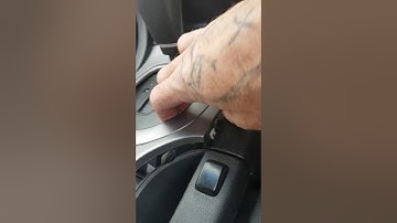 how to replace a commodore VE center console SUBSCRIBE!!!!