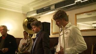 Howard Alden & his Munich Friends (2013): When It's Sleepy Time Down South -