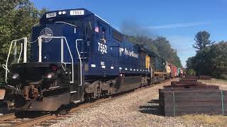 Chasing Pan Am POED from Ayer, MA to Shirley, MA with two C40-8s