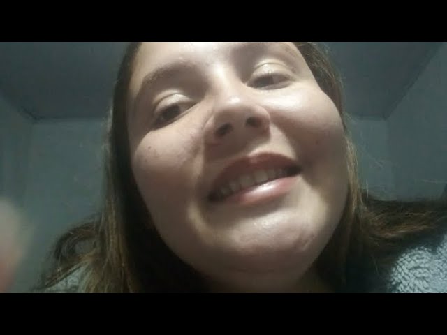ASMR - Conversando com você, voz suave, hand moviments, sons de boca, sussurro e afins...