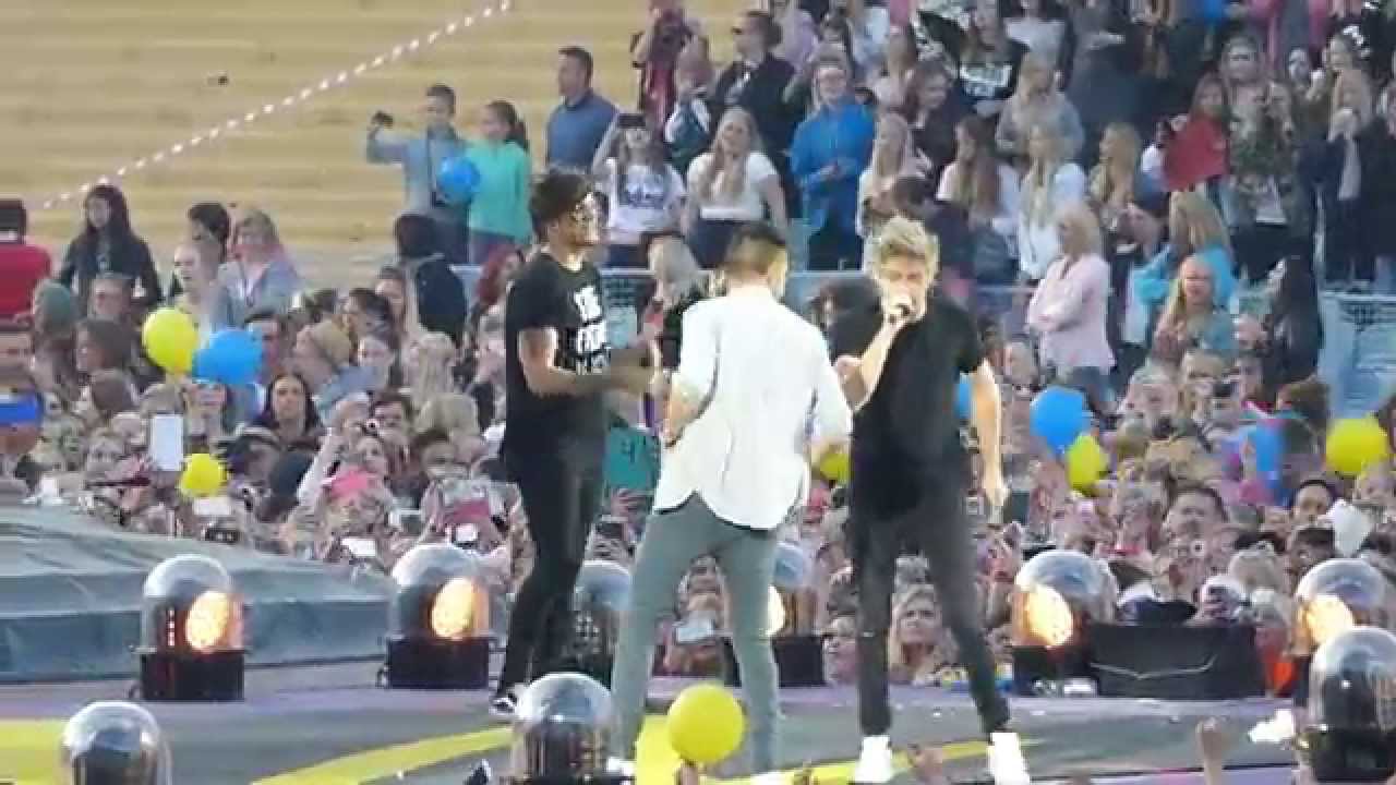 One Direction - Kiss You @ Live in Gothenburg, Sweden 23/6 2015