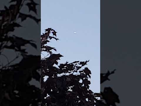 UFO spotted in Ontario - Canada (First Video)