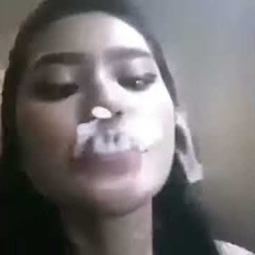 Vape versi cewek cantik