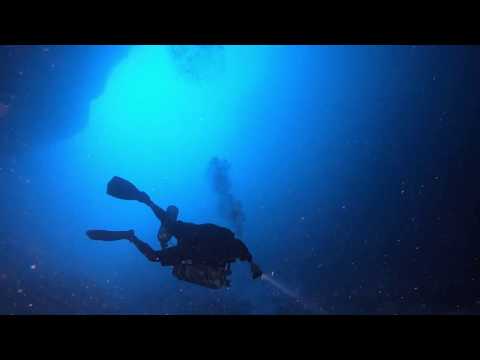100m Blue Hole