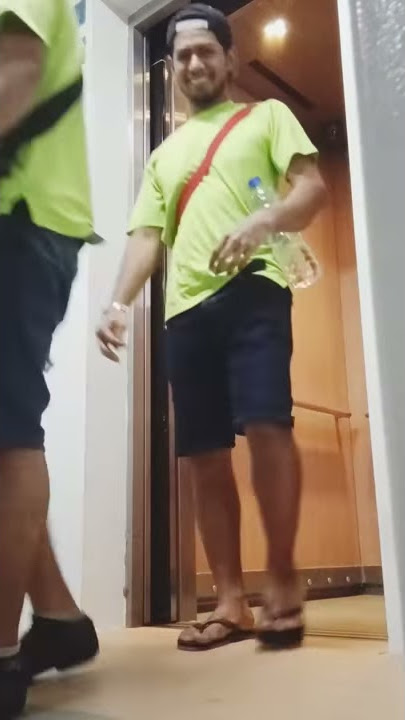 Riaksi muka terkejut😂🤣
