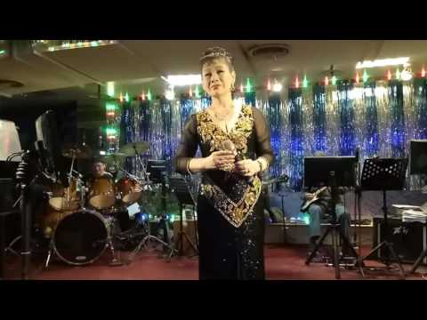 采盈音樂茶坊 2016-10-29 錢愛真演唱 "三年"  地址: 台北市懐寕街6号B1