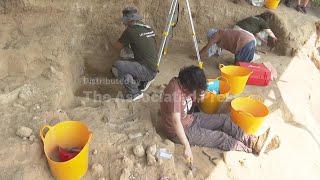 Download Lagu Fossil jaw from early human ancestor unearthed in southern Georgia is 1.8 million years old MP3 Download Lagu Fossil jaw from early human ancestor unearthed in southern Georgia is 1.8 million years old MP3