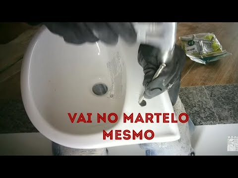 Vídeo: Por que o lavatório tem furo?