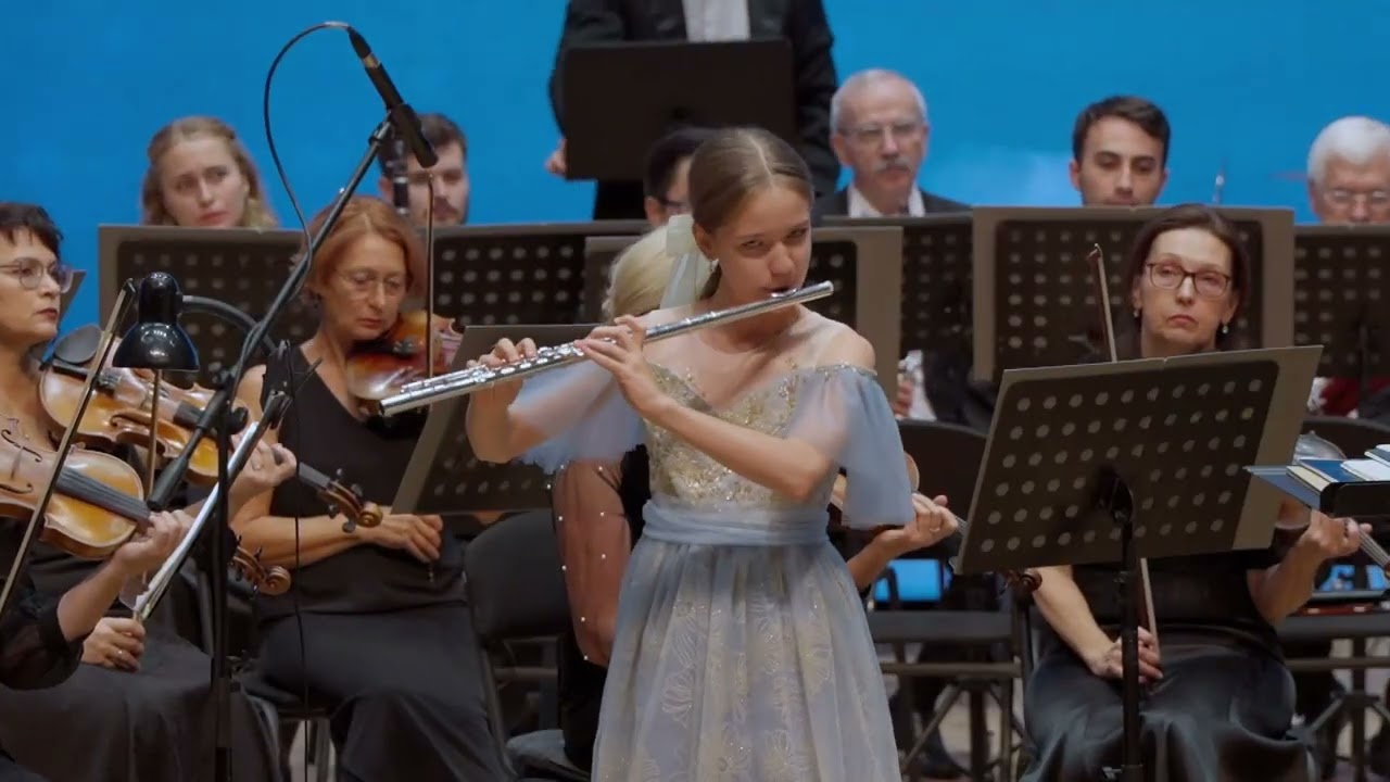 O. Gordeli - Concertino for flute / О. Гордели - Концертино для флейты с оркестром, Юна Гурьянова