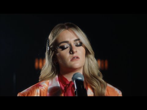 Grace Davies - Breathe (Official Video)