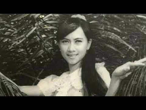 Titiek Sandhora - Potong Padi