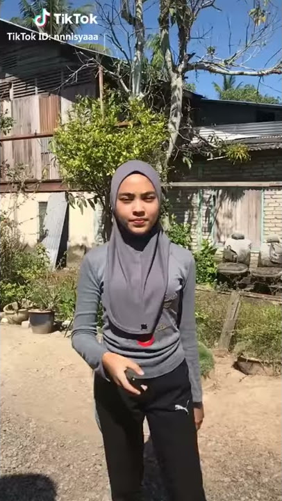 Awek tudung ketat cute