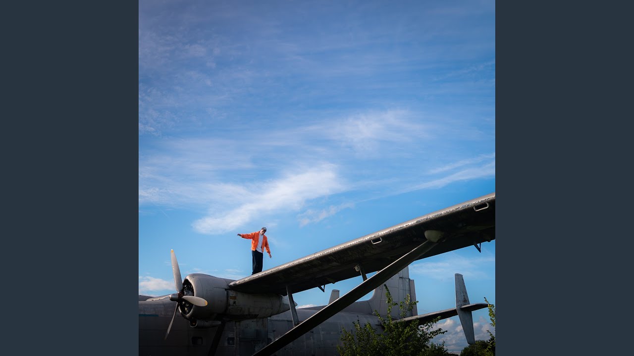 Les avions dessinent dans le ciel