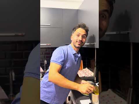 هشدااااررر نذارید آقایون آشپزی کنند چون خندانندهشو    خنده دار