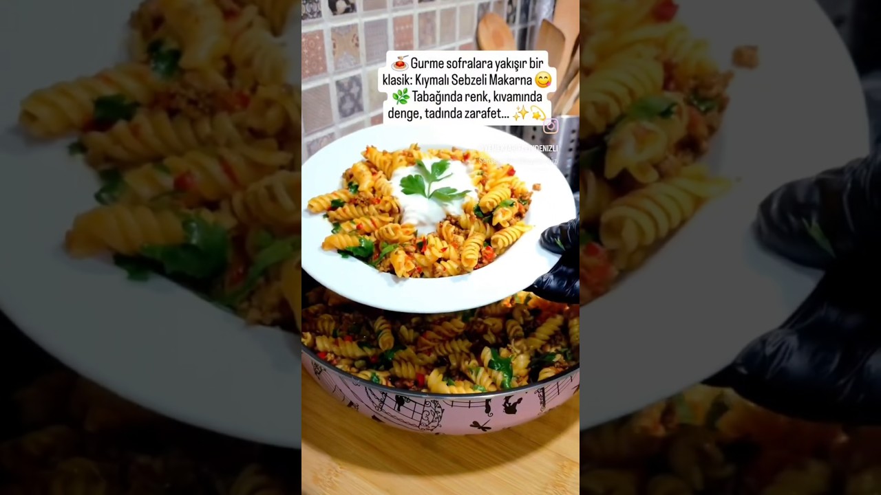 Kıymalı Sebzeli Makarna tarifi 🍝👇🌿 #kıymalımakarna #keşfet #keşfetteyim #Makarna #Sebzelimakarna Kıymalı Sebzeli Makarna tarifi 🍝👇🌿 #kıymalımakarna #keşfet #keşfetteyim #Makarna #Sebzelimakarna