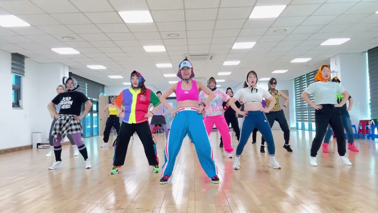 COLA  SONG | INNA  REMIX | ZUMBA  | ZUMBA  DANCE  WORKOUT | ZUMBA FITNESS | JESSI  CREW