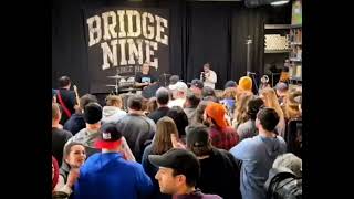 Nes Found Glory - Live at Bridge Nine Records.