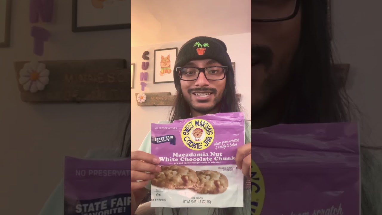 Minute Review: Sweet Martha’s Cookie Jar - Macadamia Nut White Chocolate Chunk Cookie Dough