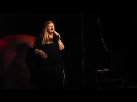 'Schubladendenken in der Meinungsforschung' - Dr. Anna Beniermann beim #76 Science Slam Berlin