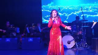 Eva Eugenio sings her jukebox hit  songs, Aiai delas Alas in the audience