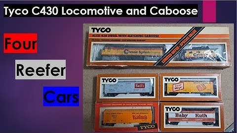 Tyco Chessie System Alco C430 Locomotive and Caboose with Four Reefer cars