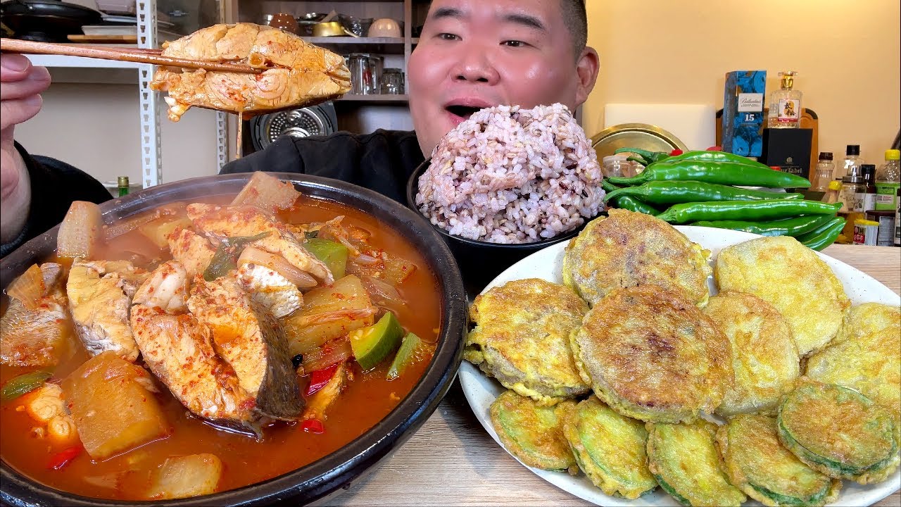 첫 눈 오는날 얼큰한 참돔 매운탕에 동그랑땡전+애호박전+감자전+땡초까지 뜨끈하게 먹었습니다 MUKBANG