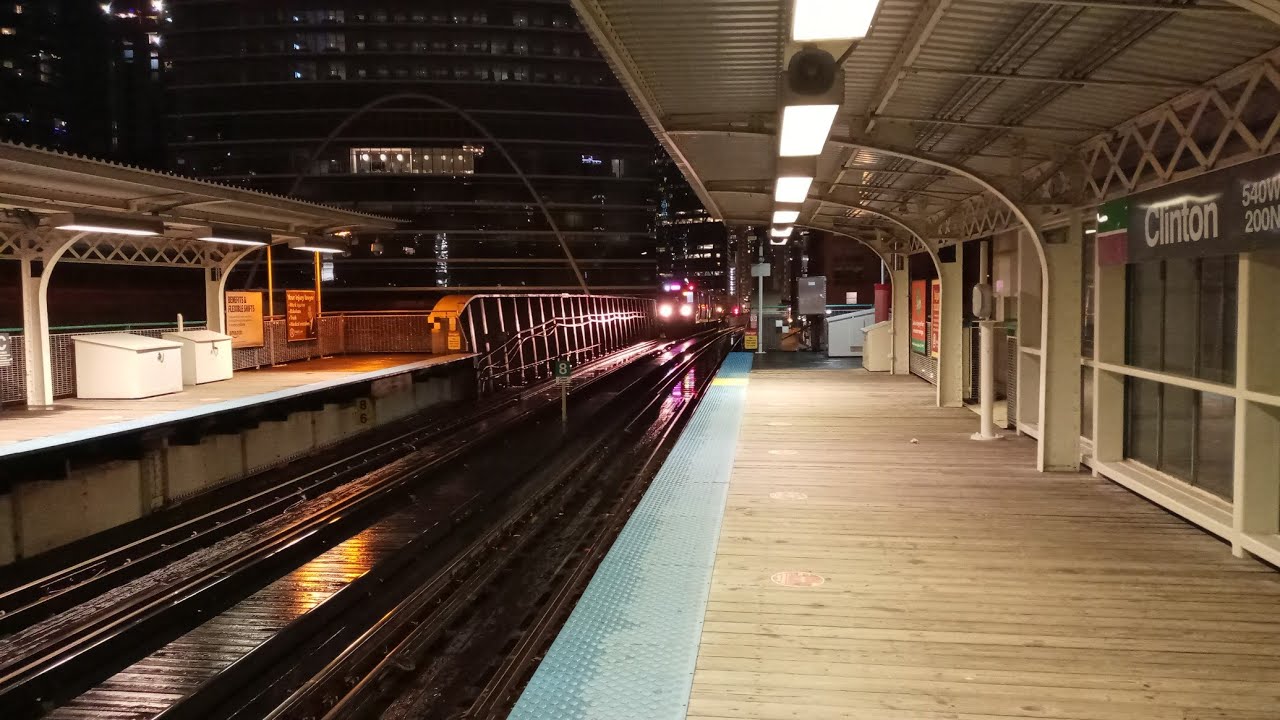 TRAIN ACTION CTA Clinton Station 54th/Cermakbnd Pink Line & METRA UPW, Sbnd Train // 5.8.