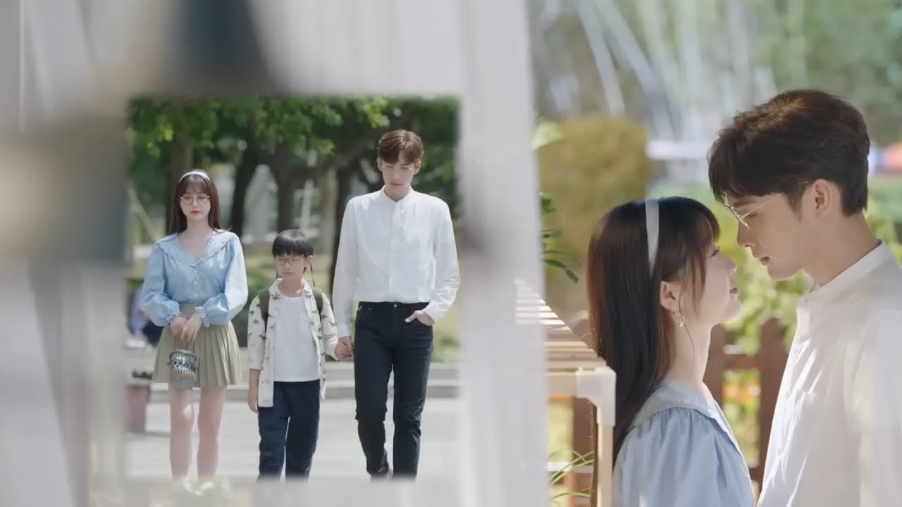 妥妥的一家三口啊!情敵綠茶女看得牙癢癢 - YouTube