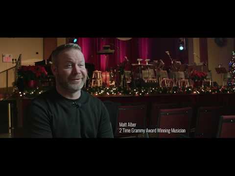 Mira How High The Moon - Matt Alber's Tribute to Mel Tormé Benefitting Young Musicians en YouTube
