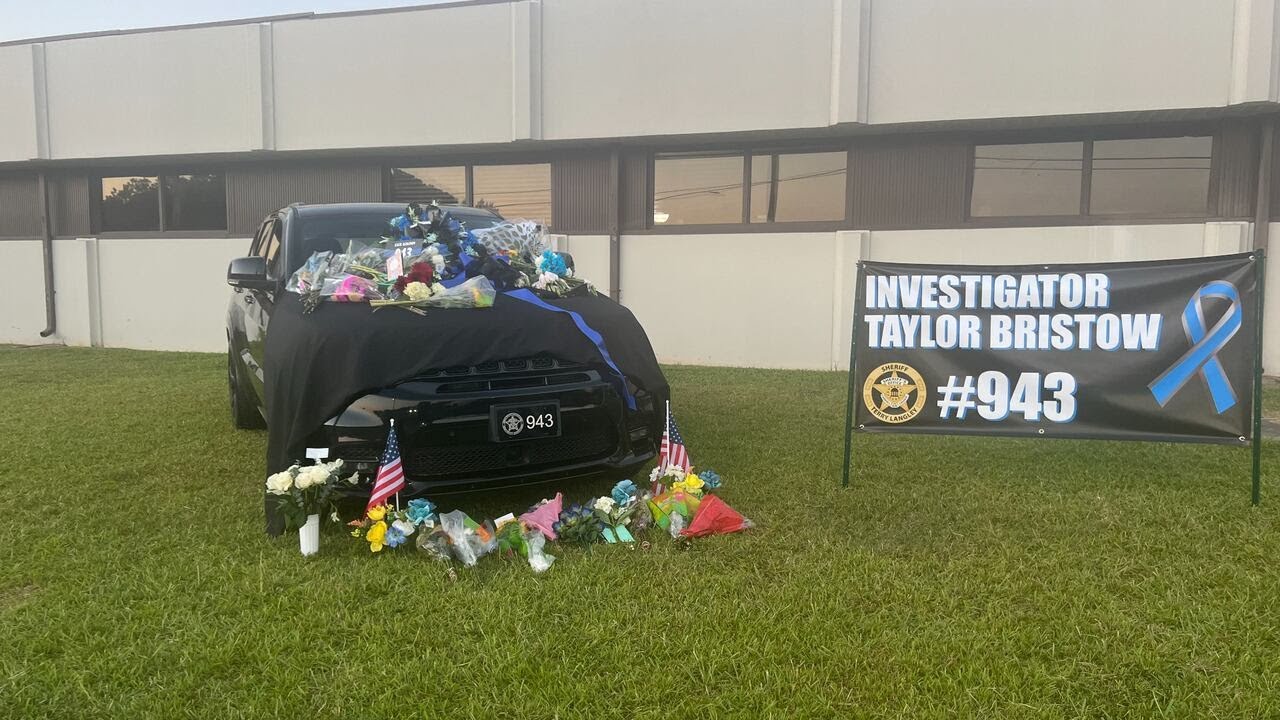 Community mourns slain Carroll County deputy - YouTube