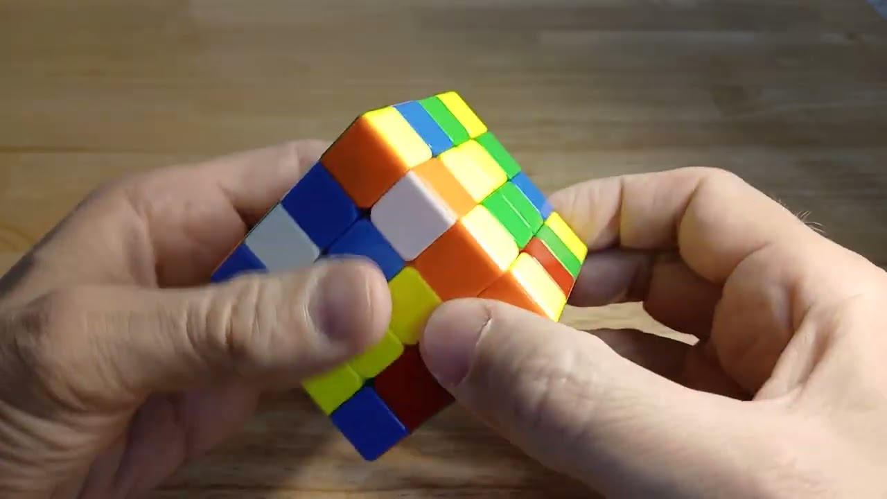 Assembling a Rubik's Cube 4x4 with a method that anyone can learn
